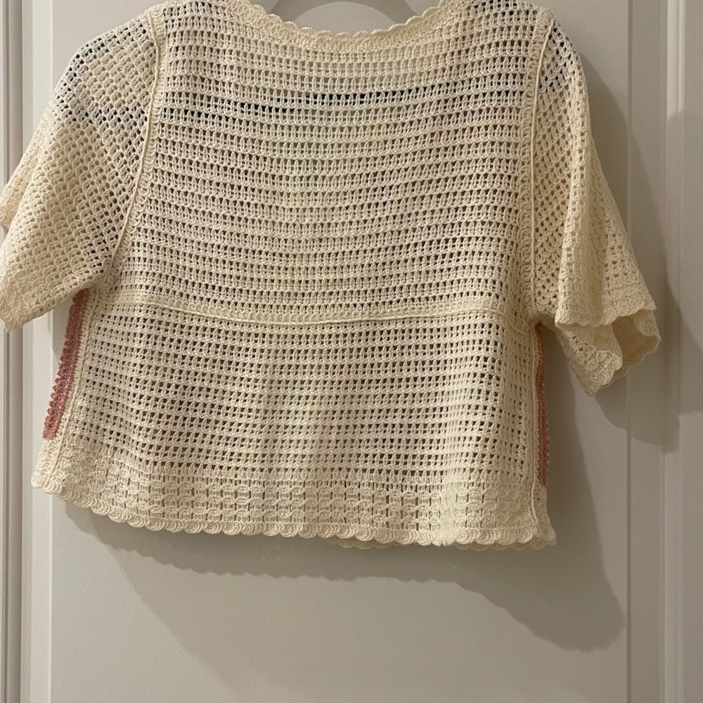 Cute knit top.